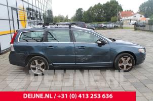 Gebrauchte Seitenschürze rechts Volvo V70 (BW) 2.4 D 20V Preis € 60,00 Margenregelung angeboten von van Deijne Onderdelen Uden B.V.