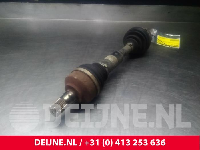 Front drive shaft, left from a Volvo XC90 I 2.4 D5 20V 2007
