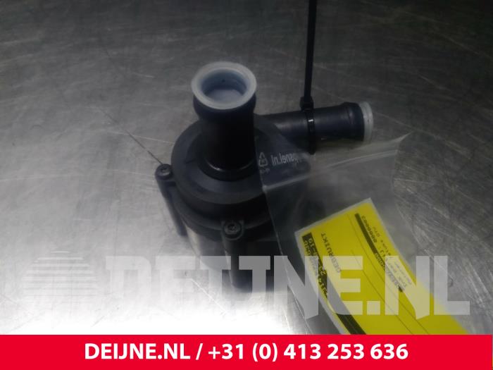 Begagnade Extra vattenpump Volvo V70 (BW) 2.0 D4 16V Pris € 25,00 Marginaltabell erbjuds av van Deijne Onderdelen Uden B.V.