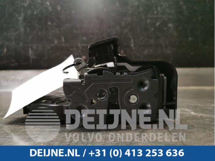 Rear door lock mechanism 4-door, left Volvo XC60 2.0 DRIVe 20V - 30799326