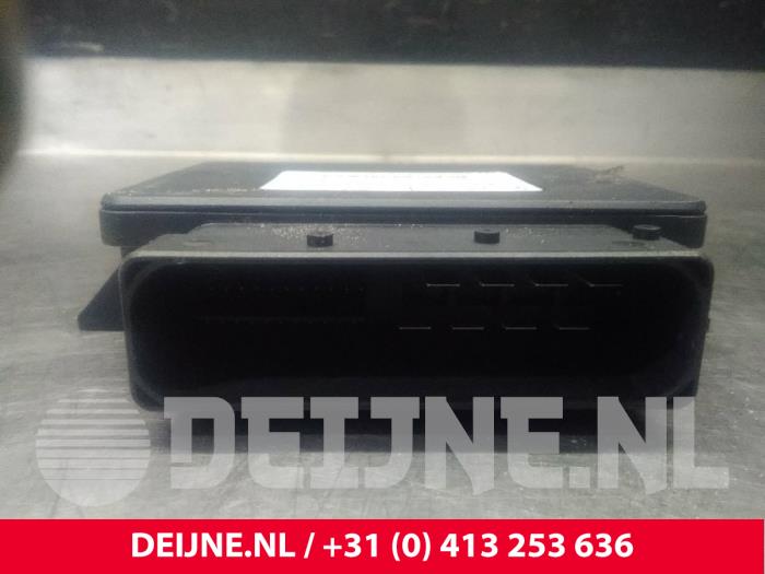Używane Modul hamulca postojowego Volvo S80 (AR/AS) 2.0 D3 16V Cena € 17,50 Procedura marży oferowane przez van Deijne Onderdelen Uden B.V.