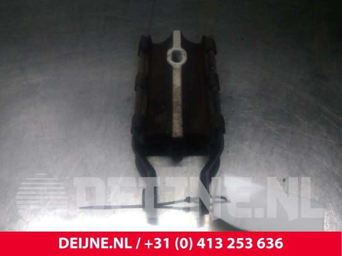 Used Engine mount Volvo XC60 I (DZ) 2.4 D5 20V AWD Geartronic Price € 50,00 Margin scheme offered by van Deijne Onderdelen Uden B.V.