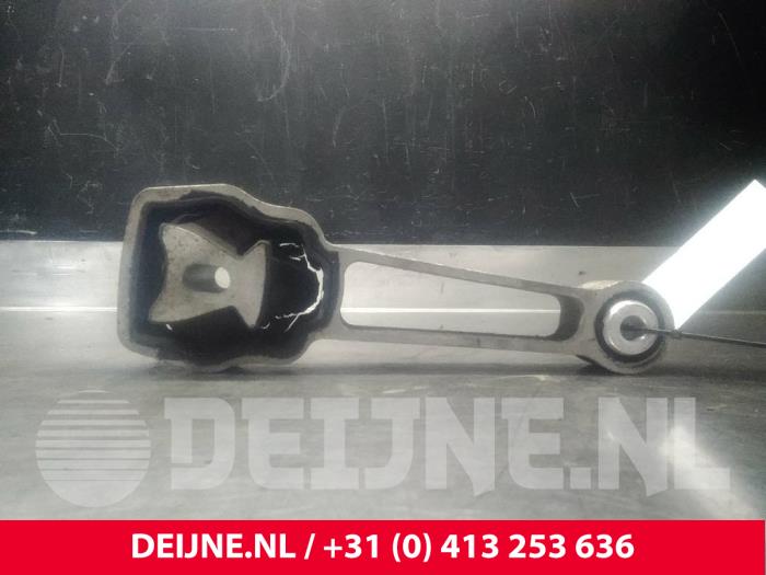 Used Engine mount Volvo XC60 I (DZ) 2.4 D5 20V AWD Geartronic Price € 50,00 Margin scheme offered by van Deijne Onderdelen Uden B.V.