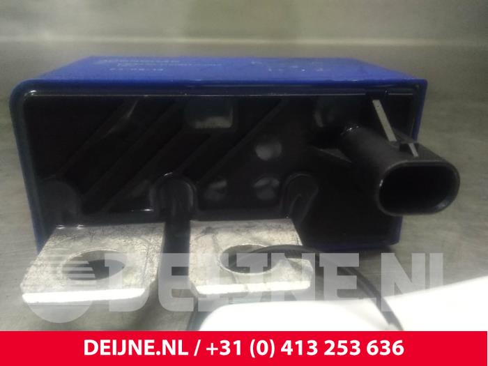 Gebrauchte Start/Stop Relais Volvo V60 I (FW/GW) 2.0 D4 16V Preis € 25,00 Margenregelung angeboten von van Deijne Onderdelen Uden B.V.