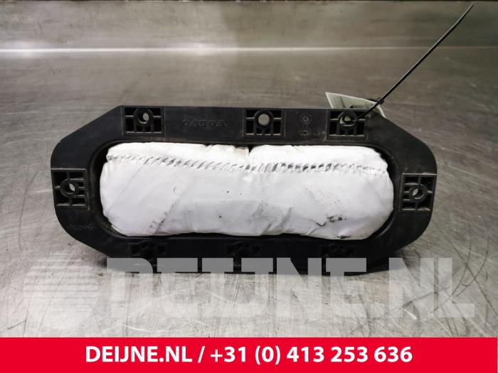 Airbag rechts (Armaturenbrett) van een Volvo V40 (MV) 2.0 D4 16V 2015