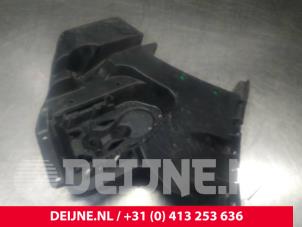 Used Rear bumper bracket, left Volvo V40 (MV) 2.0 D2 16V Price € 30,00 Margin scheme offered by van Deijne Onderdelen Uden B.V.
