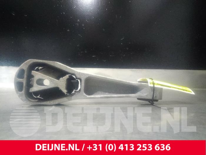 Used Engine mount Volvo V40 Cross Country (MZ) 2.0 D4 16V Price € 25,00 Margin scheme offered by van Deijne Onderdelen Uden B.V.