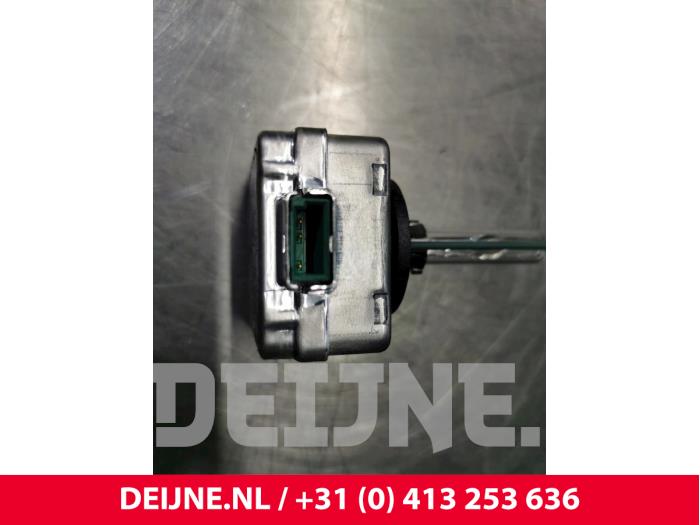 Xenon bulb from a Volvo V40 (MV) 2.0 D4 16V 2015