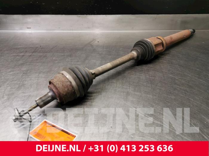 Front drive shaft, right from a Volvo V40 (MV) 1.6 D2 2013