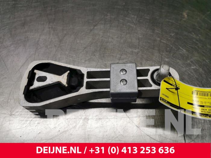 Used Engine mount Volvo XC60 II (UZ) 2.0 D4 16V Price € 50,00 Margin scheme offered by van Deijne Onderdelen Uden B.V.