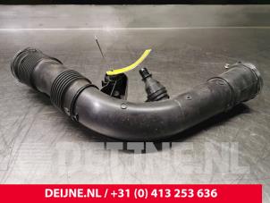 Used Air intake hose Volvo XC60 II (UZ) 2.0 D4 16V Price € 65,00 Margin scheme offered by van Deijne Onderdelen Uden B.V.