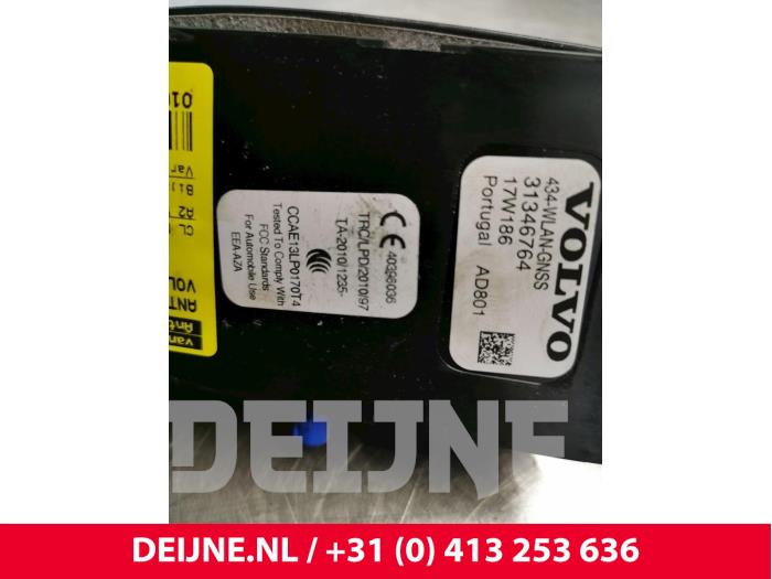 Begagnade Antenn Volvo XC60 II (UZ) 2.0 D4 16V Pris € 60,00 Marginaltabell erbjuds av van Deijne Onderdelen Uden B.V.