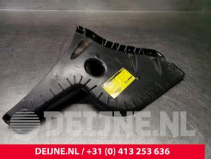 Używane Wspornik zderzaka lewy tyl Volvo V60 I (FW/GW) 2.0 D3 20V Cena € 30,00 Procedura marży oferowane przez van Deijne Onderdelen Uden B.V.