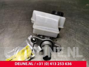 Używane Glówny cylinder hamulcowy Volvo XC60 II (UZ) 2.0 D4 16V Cena € 90,00 Procedura marży oferowane przez van Deijne Onderdelen Uden B.V.