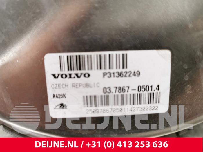Bremskraftverstärker van een Volvo XC60 II (UZ) 2.0 D4 16V 2018