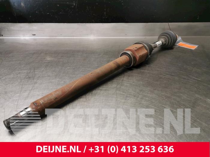 Front drive shaft, right from a Volvo V60 I (FW/GW) 2.4 D6 20V Plug-in Hybrid AWD 2014
