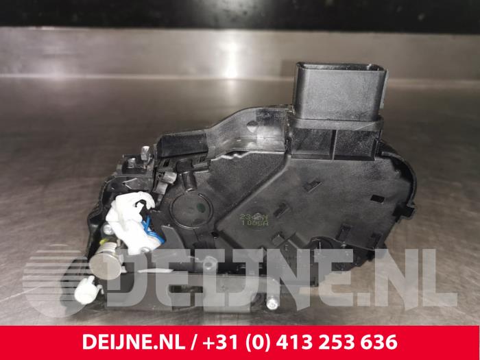 Rear door lock mechanism 4-door, left Volvo XC60 2.0 DRIVe 20V - 30799326