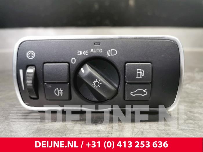 Interruptor de luz de un Volvo V60 I (FW/GW) 2.4 D6 20V Plug-in Hybrid AWD 2014