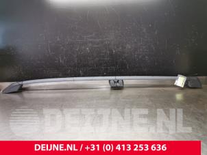 Usagé Kit rails de toit Volvo XC70 (SZ) XC70 2.4 T 20V Prix € 60,00 Règlement à la marge proposé par van Deijne Onderdelen Uden B.V.