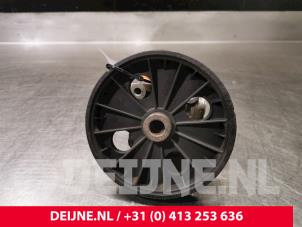 Used Power steering pump Volvo XC70 (SZ) XC70 2.4 T 20V Price € 40,00 Margin scheme offered by van Deijne Onderdelen Uden B.V.