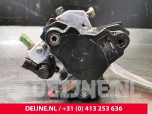 Used Mechanical fuel pump Volvo XC70 Price € 242,00 Inclusive VAT offered by van Deijne Onderdelen Uden B.V.