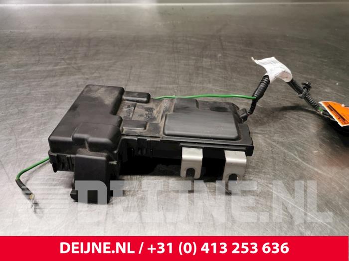 Used Start/Stop computer Volvo V60 I (FW/GW) 2.4 D6 20V Plug-in Hybrid AWD Price € 40,00 Margin scheme offered by van Deijne Onderdelen Uden B.V.