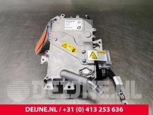 Używane DC/CD konwertor Volvo V60 I (FW/GW) 2.4 D6 20V Plug-in Hybrid AWD Cena € 700,00 Procedura marży oferowane przez van Deijne Onderdelen Uden B.V.