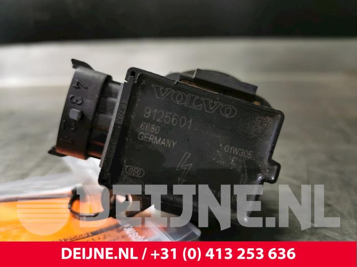 Ignition coil from a Volvo V70 2001