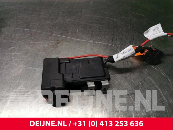 Used Start/Stop computer Volvo V60 I (FW/GW) 2.0 D4 16V Price € 40,00 Margin scheme offered by van Deijne Onderdelen Uden B.V.