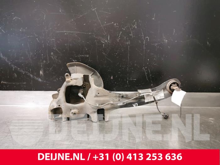 Knuckle, rear left from a Volvo V50 (MW) 2.4 D5 20V Autom.. 2008
