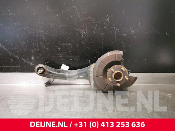 Knuckle, rear left from a Volvo V50 (MW) 2.4 D5 20V Autom.. 2008