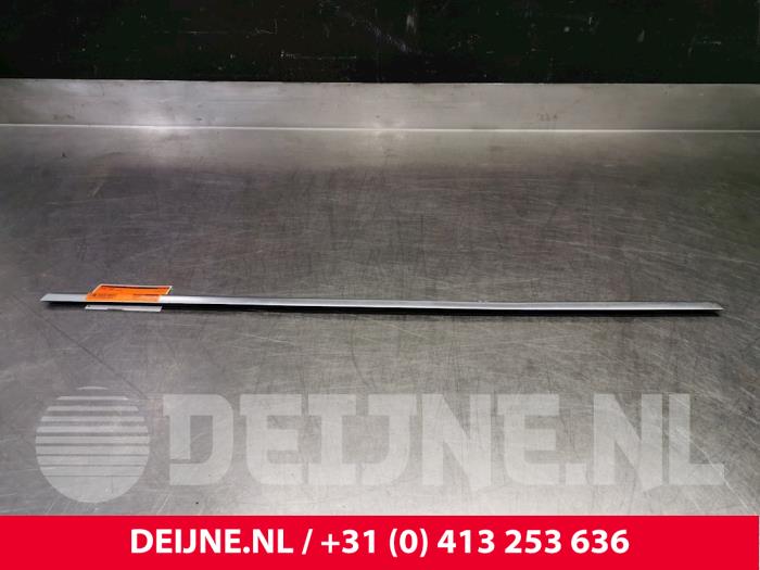 Window rubber Volvo XC60 2.0 DRIVe 20V - 31371113