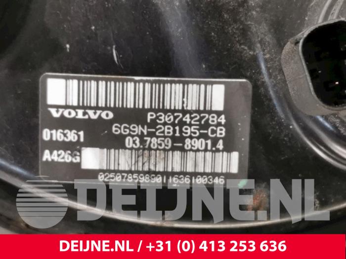 Usagé Servo frein Volvo S80 (AR/AS) 4.4 V8 32V AWD Prix € 60,00 Règlement à la marge proposé par van Deijne Onderdelen Uden B.V.