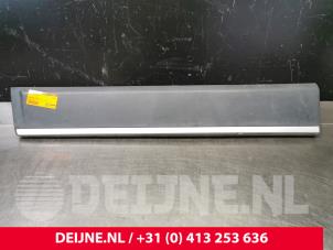 Usados Embellecedor de puerta Volvo XC70 Precio € 20,00 Norma de margen ofrecido por van Deijne Onderdelen Uden B.V.