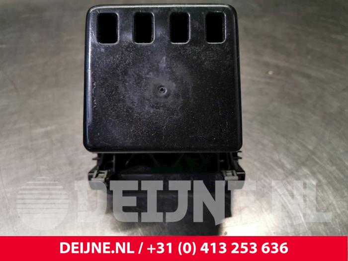Glovebox from a Volvo V90 II (PW) 2.0 D4 16V 2018