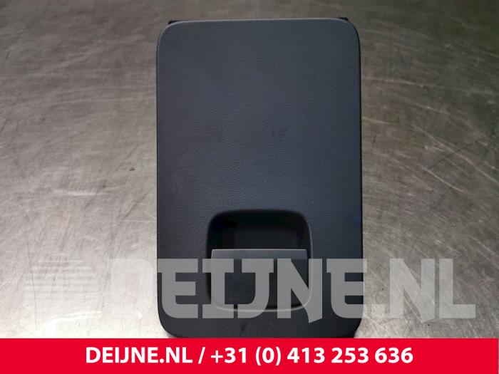 Begagnade Handskfack Volvo V90 II (PW) 2.0 D4 16V Pris € 20,00 Marginaltabell erbjuds av van Deijne Onderdelen Uden B.V.