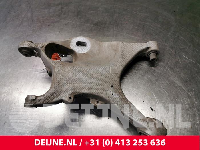 Rear spring retainer, right from a Volvo V90 II (PW) 2.0 D4 16V 2018