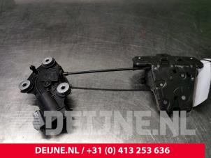 Used Tailgate lock mechanism Volvo V90 II (PW) 2.0 D4 16V Price € 100,00 Margin scheme offered by van Deijne Onderdelen Uden B.V.