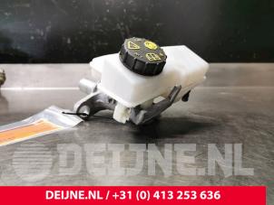 Używane Glówny cylinder hamulcowy Volvo V90 II (PW) 2.0 D4 16V Cena € 90,00 Procedura marży oferowane przez van Deijne Onderdelen Uden B.V.