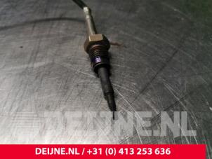 Engine temperature sensor from a Volvo V90 Cross Country (PZ) 2.0 D4 16V AWD 2019