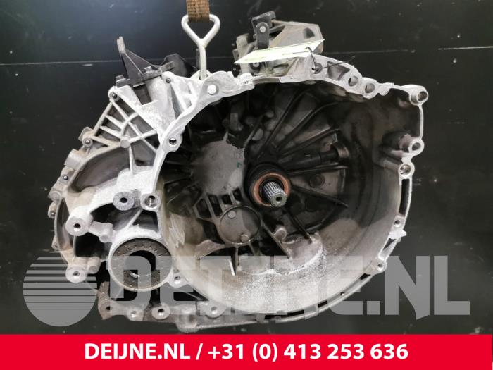 Gebrauchte Getriebe Volvo V60 Cross Country I (FZ) 2.0 D3 16V Preis € 450,00 Margenregelung angeboten von van Deijne Onderdelen Uden B.V.