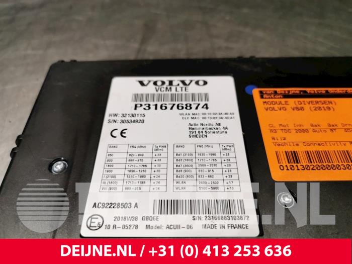 Module (miscellaneous) from a Volvo V60 II (ZW) 2.0 D4 16V 2019