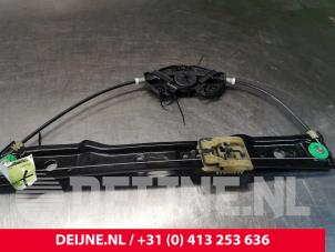 Używane Mechanizm szyby prawej tylnej wersja 4-drzwiowa Volvo XC90 II 2.0 D5 16V AWD Cena € 35,00 Procedura marży oferowane przez van Deijne Onderdelen Uden B.V.