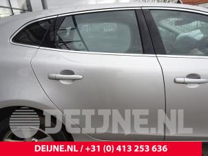 Usagé Portière 4portes arrière droite Volvo V40 (MV) 1.6 D2 Prix € 125,00 Règlement à la marge proposé par van Deijne Onderdelen Uden B.V.