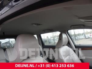 Usagé Revêtement plafond Volvo V70 (BW) 2.4 D5 20V Prix € 150,00 Règlement à la marge proposé par van Deijne Onderdelen Uden B.V.