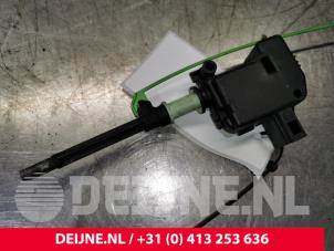 Used Tank flap lock motor Volvo V70 (BW) 2.4 D 20V Price € 25,00 Margin scheme offered by van Deijne Onderdelen Uden B.V.