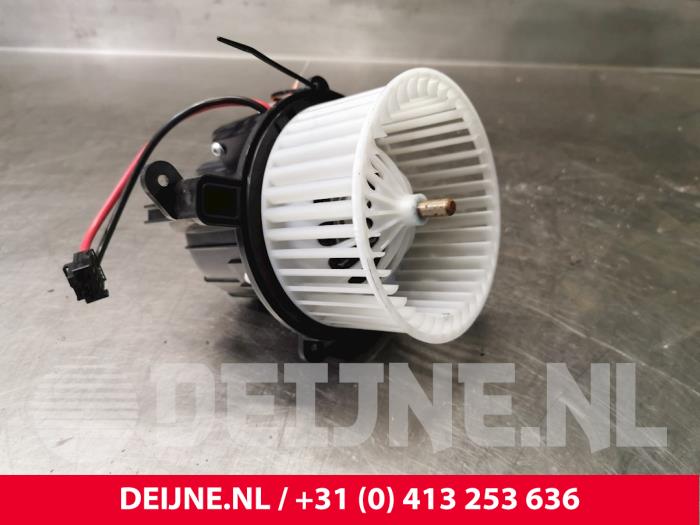 Heating and ventilation fan motor Volvo XC90 II 2.0 D5 16V AWD ...
