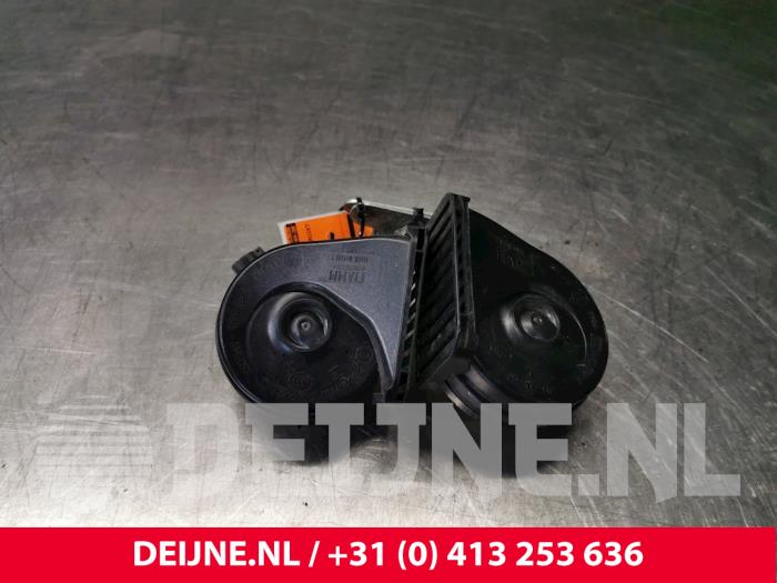 Używane Klakson Volvo V90 II (PW) 2.0 D4 16V Cena € 20,00 Procedura marży oferowane przez van Deijne Onderdelen Uden B.V.