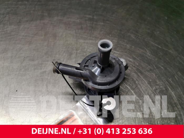 Begagnade Extra vattenpump Volvo V60 I (FW/GW) 2.4 D6 20V Plug-in Hybrid AWD Pris € 100,00 Marginaltabell erbjuds av van Deijne Onderdelen Uden B.V.