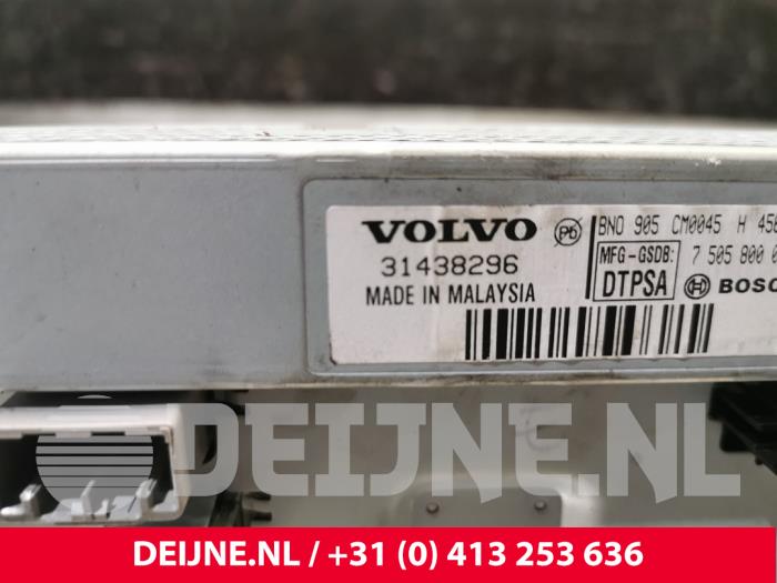 Wyswietlacz jednostki multimedialnej z Volvo V40 (MV) 2.0 T2 16V 2018